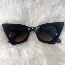 Load image into Gallery viewer, Hind Sight Shades (5 Colors)