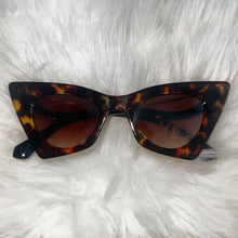 Load image into Gallery viewer, Hind Sight Shades (5 Colors)